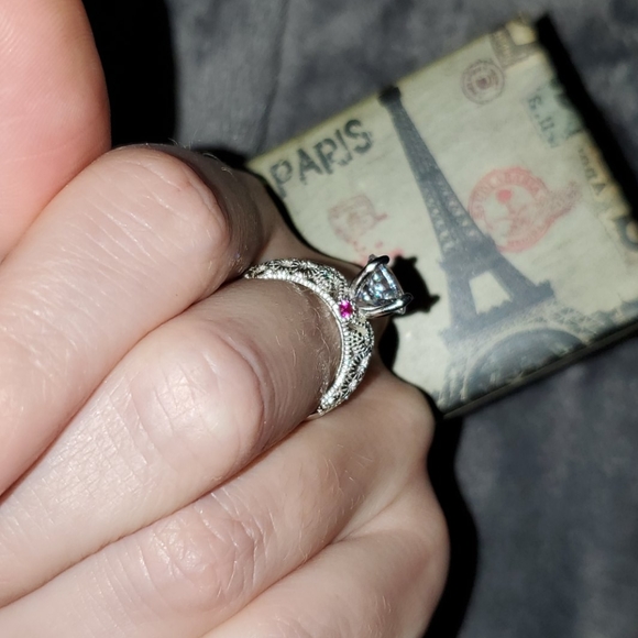 Ring - Picture 4 of 4